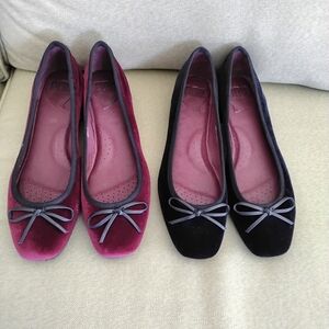 ONO ladies shoes 2pr 10M velvet black and wine